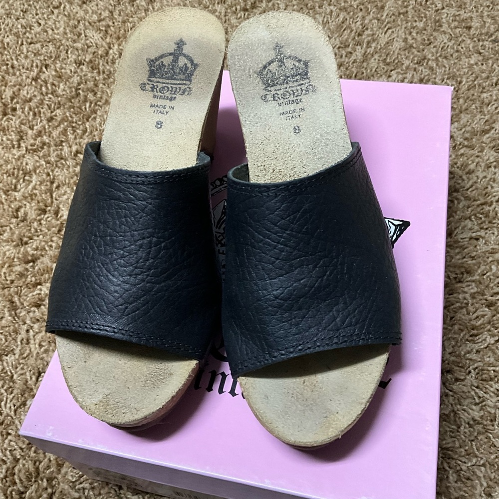 Black Wedge